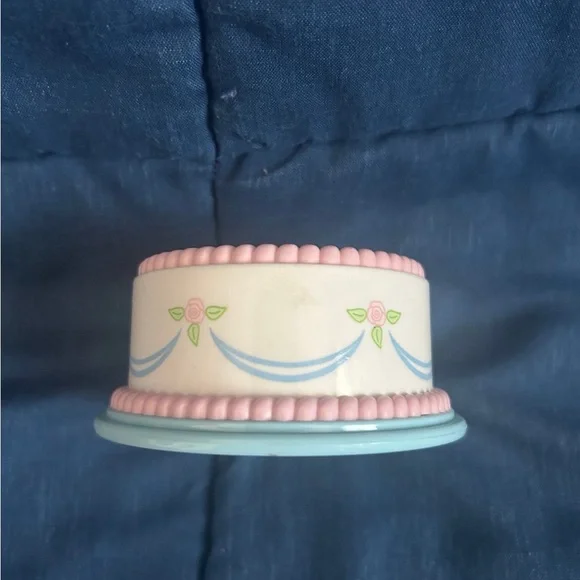 American Girl Bitty Baby Happy Birthday Musical Rotating Cake (Birthday Set) - Picture 5 of 8